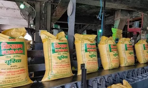 Saharanpur: नियमानुसार उर्वरक की बिक्री न करने पर किया जाएगा लाइसेंस निरस्त: डीएम