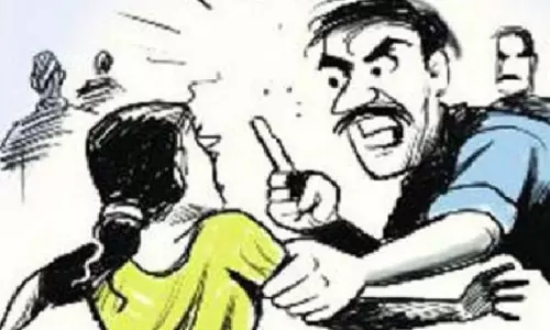 Roorkee में रास्ते को लेकर हुआ विवाद, महिला ने दूसरे पक्ष पर लगाए मारपीट के आरोप Roorkee में रास्ते को लेकर हुआ विवाद, महिला ने दूसरे पक्ष पर लगाए मारपीट के आरोप