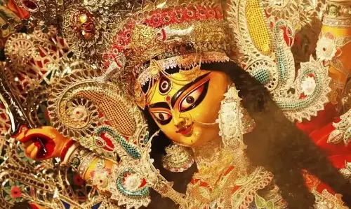 Assam : डिब्रूगढ़ में झालुकपारा दुर्गा पूजा में पर्यावरण थीम पर आधारित कार्यक्रम आयोजित