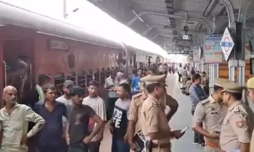 Meerut: रेलवे स्टेशनों पर विशेष सतर्कता बरतने के निर्देश Meerut: रेलवे स्टेशनों पर विशेष सतर्कता बरतने के निर्देश