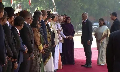 मालदीव के राष्ट्रपति मुइज्जू का राष्ट्रपति भवन में औपचारिक स्वागत किया