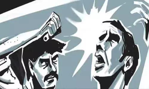 TN : तमिलनाडु में चार लोगों ने नंबर प्लेट जाली बनाई, एसयूवी के मालिक पर हमला किया