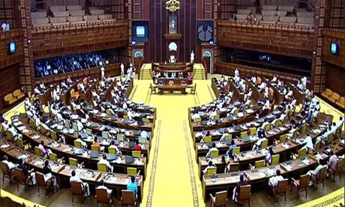 विपक्ष के हंगामे और मुख्यमंत्री व विपक्ष के बीच वाकयुद्ध के बाद केरल विधानसभा स्थगित