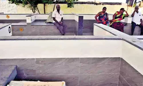 TN : विक्रेता मरीना स्थित आधुनिक मछली बाजार में स्थानांतरित हुए TN : विक्रेता मरीना स्थित आधुनिक मछली बाजार में स्थानांतरित हुए