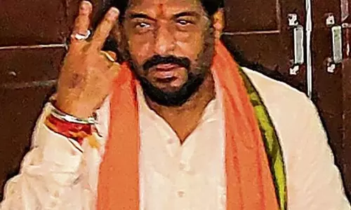 Haryana : महिला पुलिसकर्मी ने कांडा के खिलाफ शिकायत दर्ज कराई Haryana : महिला पुलिसकर्मी ने कांडा के खिलाफ शिकायत दर्ज कराई