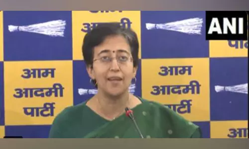 दिल्ली की 74 सड़कों के लिए सड़क रखरखाव निविदाएं जारी की गईं, 15 और जल्द ही जारी की जाएंगी: Delhi CM दिल्ली की 74 सड़कों के लिए सड़क रखरखाव निविदाएं जारी की गईं, 15 और जल्द ही जारी की जाएंगी: Delhi CM
