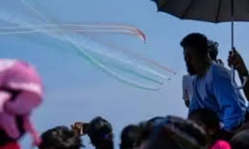 भारतीय स्टूडियो के एयर शो में वेस्टर्न ने सरकार की खराब योजना की निंदा की भारतीय स्टूडियो के एयर शो में वेस्टर्न ने सरकार की खराब योजना की निंदा की