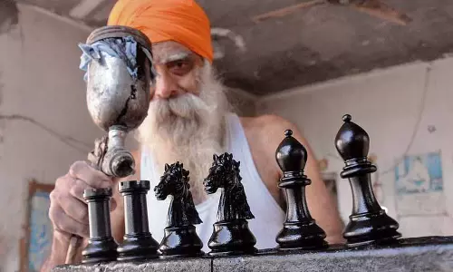 शह और मात Amritsar युद्ध के चलते शतरंज का कारोबार लड़खड़ा रहा