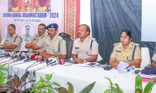 Tirupathi: गरुड़ सेवा दिवस पर वाहनों पर प्रतिबंध