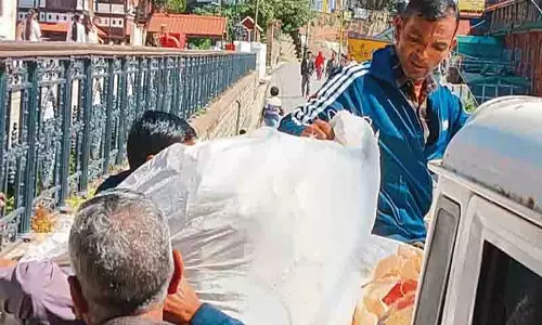Himachal : शिमला में 12 अनाधिकृत स्ट्रीट वेंडर हटाए गए