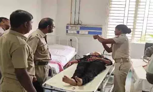 Odisha : सुबरनपुर में युवती ने तेल नदी में लगाई छलांग Odisha : सुबरनपुर में युवती ने तेल नदी में लगाई छलांग