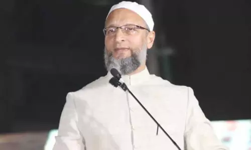 Owaisi ने हिंदू एकता पर टिप्पणी के लिए RSS प्रमुख मोहन भागवत पर निशाना साधा Owaisi ने हिंदू एकता पर टिप्पणी के लिए RSS प्रमुख मोहन भागवत पर निशाना साधा