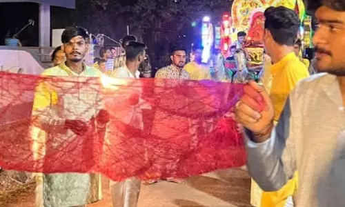 भव्य चुनरी यात्रा निकाली गई माता रानी की