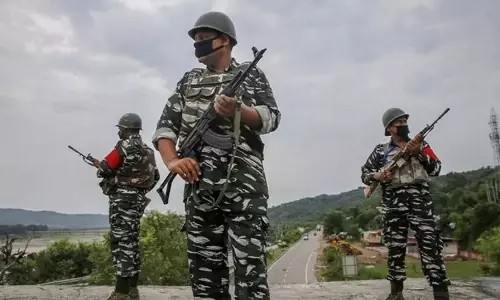 Jammu and Kashmir के राजौरी में संदिग्ध विस्फोटक बरामद Jammu and Kashmir के राजौरी में संदिग्ध विस्फोटक बरामद