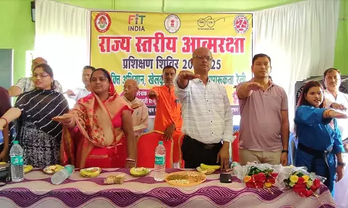 महासमुंद कलेक्टर ने नशा मुक्ति की दिलाई शपथ महासमुंद कलेक्टर ने नशा मुक्ति की दिलाई शपथ