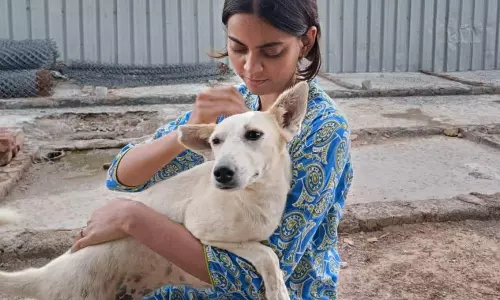 Hyderabad: अनुष्का जो खोए और परित्यक्त पालतू जानवरों के लिए जीवन रेखा