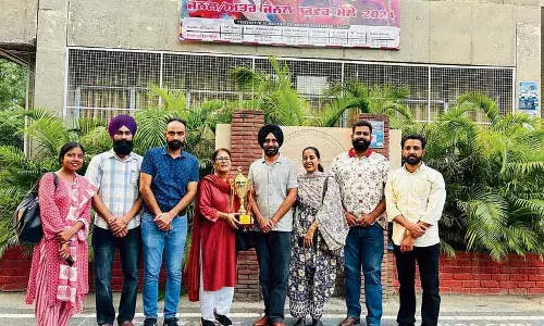GNDU कॉलेज ने युवा महोत्सव में बिखेरा जलवा GNDU कॉलेज ने युवा महोत्सव में बिखेरा जलवा