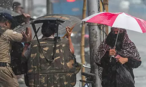 दुर्गा पूजा के दौरान West Bengal के कुछ हिस्सों में हल्की बारिश की संभावना दुर्गा पूजा के दौरान West Bengal के कुछ हिस्सों में हल्की बारिश की संभावना