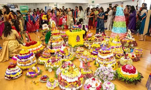 Chenetha Bathukamma, दशहरा लंदन में भव्य पैमाने पर मनाया गया