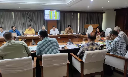 Jaipur: चेयरमैन डिस्कॉम्स ने की समीक्षा— लंबित औद्योगिक कनेक्शनों की पेंडेंसी जल्द दूर करें Jaipur: चेयरमैन डिस्कॉम्स ने की समीक्षा— लंबित औद्योगिक कनेक्शनों की पेंडेंसी जल्द दूर करें