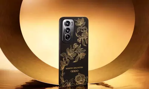 Oppo ने मनीष मल्होत्रा ​​के सिग्नेचर डिज़ाइन के साथ रेनो 12 प्रो 5G का अनावरण किया