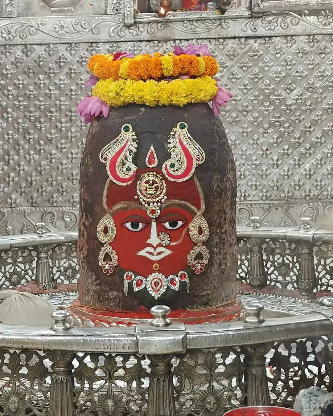 Ujjain: भस्म आरती में देवी स्वरूप में सजे  महाकाल