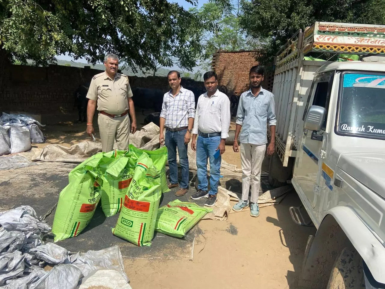 Jaipur: रबी फसल से पूर्व गुण नियंत्रण अभियान के तहत नकली उर्वरक के 314 बैग जब्त