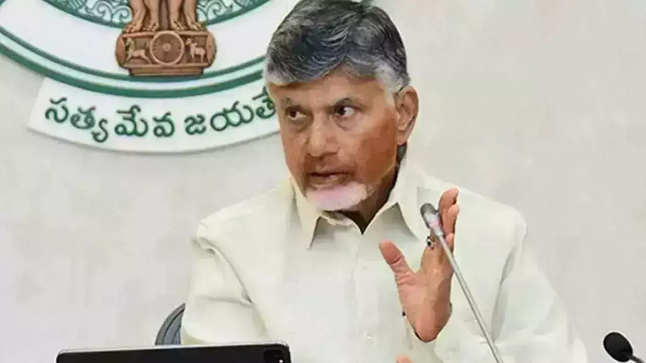 Chandrababu ने विजयवाड़ा के वकीलों के साथ बस दुर्घटना पर दुख व्यक्त किया