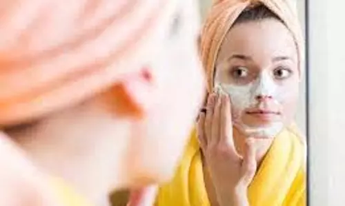 Beauty Tips: करवा चौथ पर तुरंत निखार पाना है तो लगाएं ये फेस मास्क Beauty Tips: करवा चौथ पर तुरंत निखार पाना है तो लगाएं ये फेस मास्क