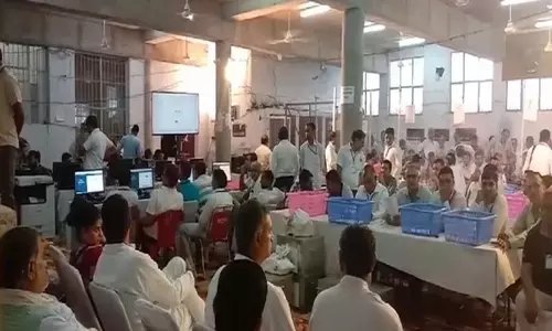 Assembly elections: जम्मू-कश्मीर, हरियाणा में वोटों की गिनती शुरू Assembly elections: जम्मू-कश्मीर, हरियाणा में वोटों की गिनती शुरू