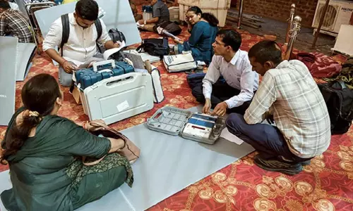 हरियाणा विधानसभा चुनाव 2024 लाइव अपडेट: चुनावी रुझानों में कांग्रेस आगे की गिनती जारी हरियाणा विधानसभा चुनाव 2024 लाइव अपडेट: चुनावी रुझानों में कांग्रेस आगे की गिनती जारी
