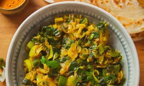 Recipe: स्वाद के साथ सेहत पर भी दे रहे हैं ध्यान, तो बेस्ट ऑप्शन, हरे प्याज की सब्जी Recipe: स्वाद के साथ सेहत पर भी दे रहे हैं ध्यान, तो बेस्ट ऑप्शन, हरे प्याज की सब्जी