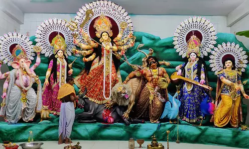 Assam : सीपीएम ने बांग्लादेश की अंतरिम सरकार से दुर्गा पूजा के दौरान अल्पसंख्यकों की सुरक्षा