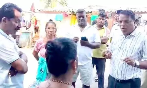 Mormugao नगर परिषद और पुलिस ने अवैध मछली बाजार पर कार्रवाई की Mormugao नगर परिषद और पुलिस ने अवैध मछली बाजार पर कार्रवाई की
