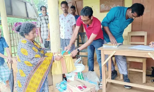 Assam :  ग्वालपाड़ा जिला प्रशासन ने 478 बाढ़ प्रभावित परिवारों को राहत सामग्री वितरित की