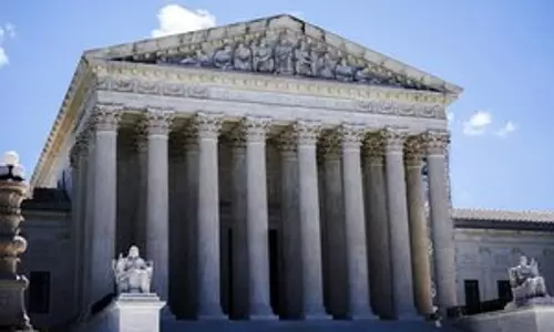 US SC ने टेक्सास प्रतिबंध का उल्लंघन करने वाले आपातकालीन गर्भपात पर रोक लगाने वाले फैसले को रोका