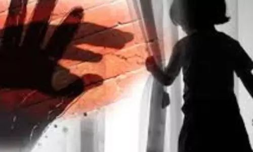 Dindori: पडोसी ने छह साल की मासूम से किया रेप Dindori: पडोसी ने छह साल की मासूम से किया रेप