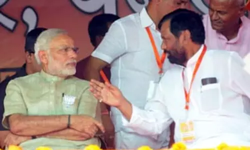 पीएम मोदी, गृह मंत्री ने रामविलास पासवान को पुण्यतिथि पर श्रद्धांजलि दी पीएम मोदी, गृह मंत्री ने रामविलास पासवान को पुण्यतिथि पर श्रद्धांजलि दी