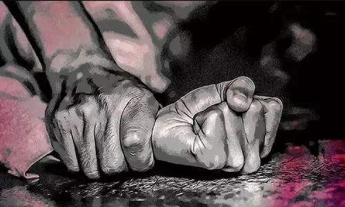 तांत्रिक ने तंत्र-मंत्र के बहाने बच्ची को बनाया हवस का शिकार, मानवता को तार-तार कर देने वाली वारदात तांत्रिक ने तंत्र-मंत्र के बहाने बच्ची को बनाया हवस का शिकार, मानवता को तार-तार कर देने वाली वारदात