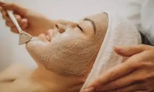 Lifestyle: करवाचौथ पर इंस्टेंट निखार पाने के लिए लगायें यह 2 फेस मास्क