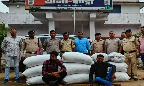 गांजा लोड कार पकड़ाया, नशे की सामान की कीमत 41 लाख रुपए