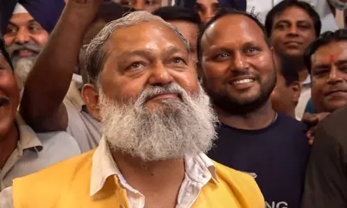 वोटों की गिनती के बीच BJP के अनिल विज ने गाया बॉलीवुड गाना, वीडियो... वोटों की गिनती के बीच BJP के अनिल विज ने गाया बॉलीवुड गाना, वीडियो...