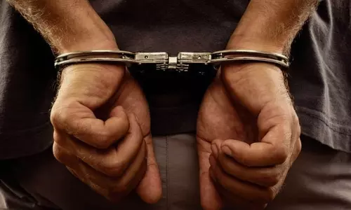 Ahmednagar: शोषण का मामले में पूर्व विधायक भानुदास मुरकुटे गिरफ्तार Ahmednagar: शोषण का मामले में पूर्व विधायक भानुदास मुरकुटे गिरफ्तार