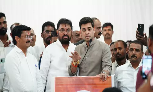 Shiv Sena के श्रीकांत शिंदे ने कहा, लोगों ने विभाजनकारी राजनीति को खारिज कर दिया... Shiv Sena के श्रीकांत शिंदे ने कहा, लोगों ने विभाजनकारी राजनीति को खारिज कर दिया...