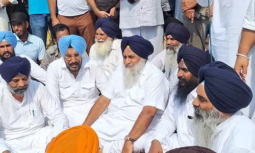 Sarpanch elections: सुखबीर फिर सक्रिय, शिअद के विरोध प्रदर्शन में लिया हिस्सा