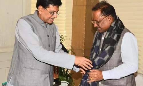 CM विष्णुदेव साय ने केंद्रीय मंत्री पीयूष गोयल से की सौजन्य भेंट