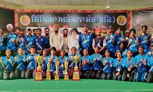 Punjab के लड़के और लड़कियां विजेता बने