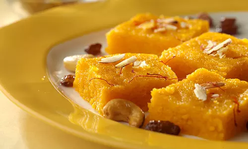 Almond halwa: मां कात्यायनी को बादाम के हलवे का भोग Almond halwa: मां कात्यायनी को बादाम के हलवे का भोग