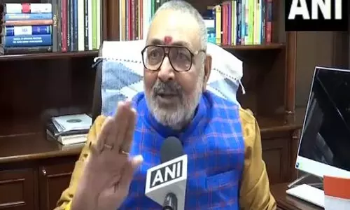 एक मोदी सब पर भारी।: केंद्रीय मंत्री Giriraj Singh एक मोदी सब पर भारी।: केंद्रीय मंत्री Giriraj Singh