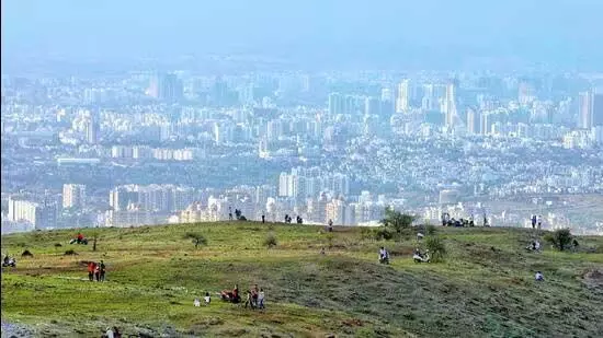 Pune: सुले ने बोपदेव घाट का दौरा किया जहां महिला के साथ सामूहिक बलात्कार